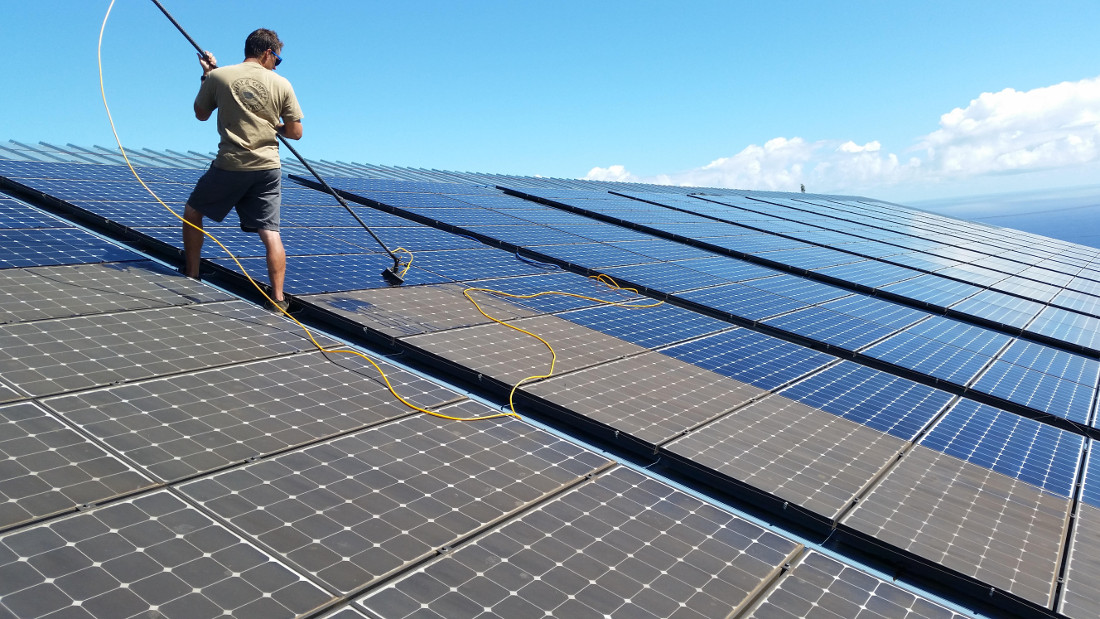 Solar cleaning at Hamakua Coast, Hawaii